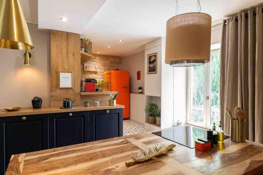Апартаменты Le Loft Des Hospices : Centre/Parking/Vueriviere Бон Экстерьер фото